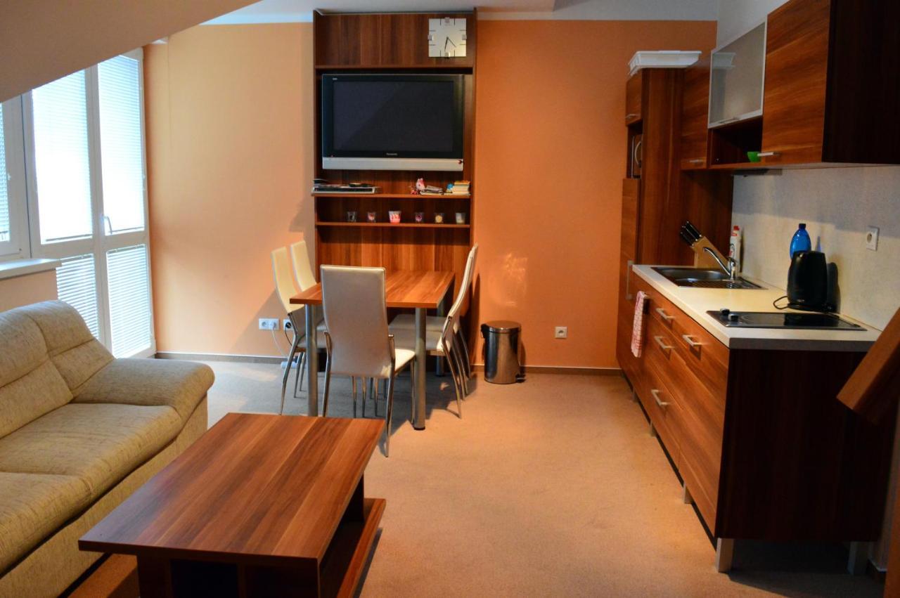 Apartman G4 V Tatranskej Strbe - Apartmanovy Dom Golem Tatrzańska Szczyrba Zewnętrze zdjęcie
